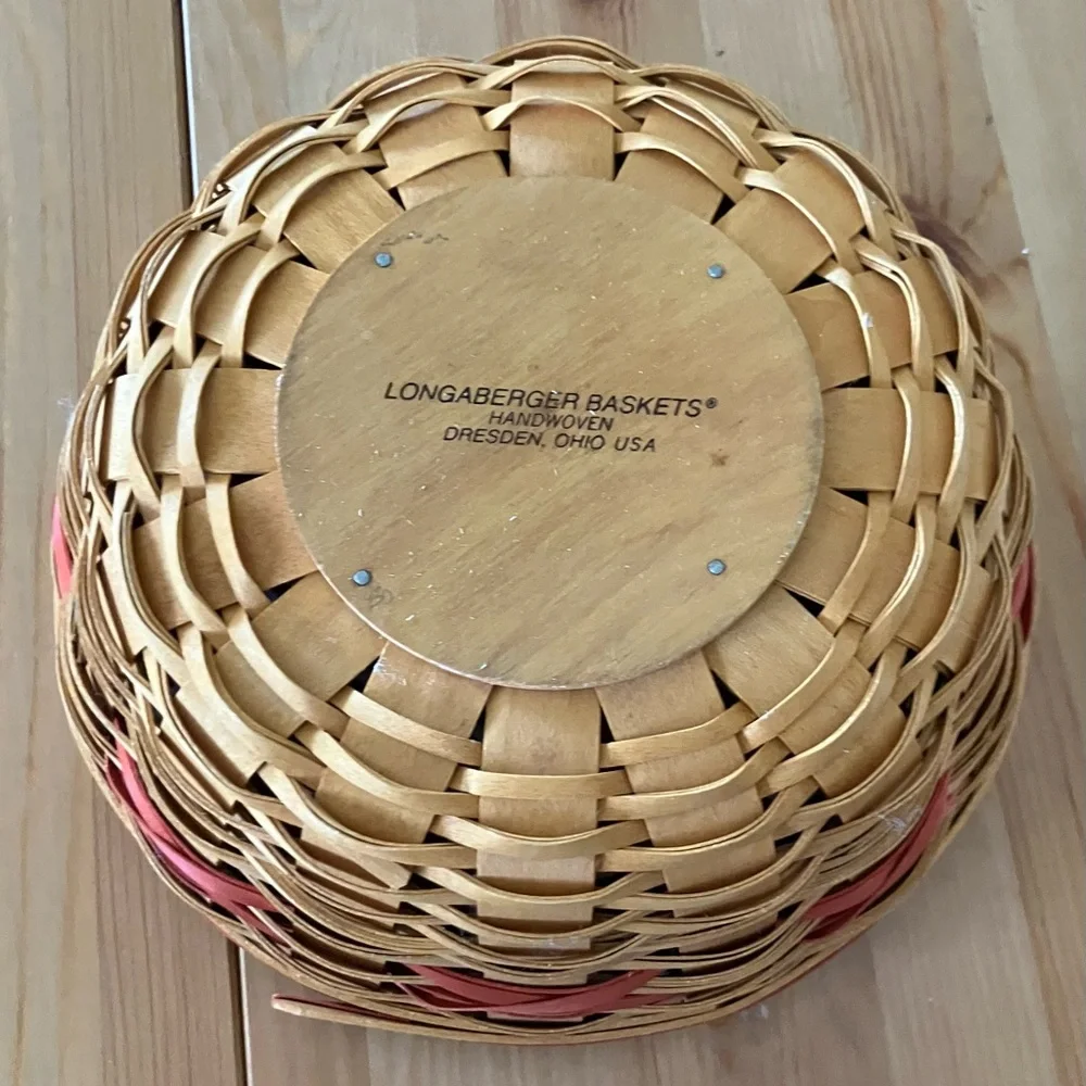EUC Longaberger 1999 Christmas Collection Popcorn Basket w/protector 10.5”x5”